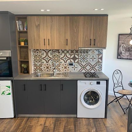 Center Of Tirana “Savannah” Studio Apartment. Экстерьер фото