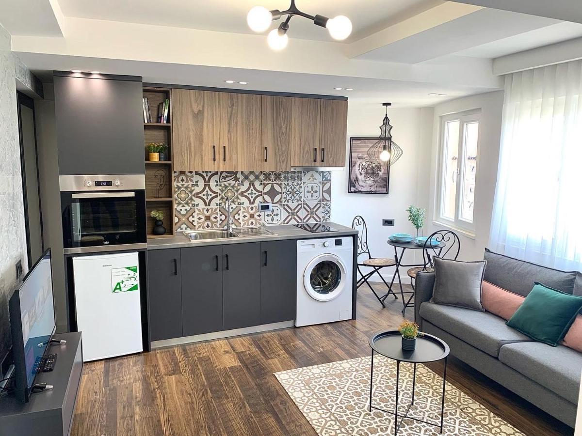 Center Of Tirana “Savannah” Studio Apartment. Экстерьер фото