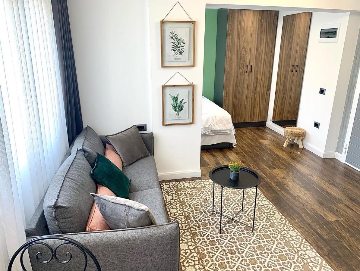 Center Of Tirana “Savannah” Studio Apartment. Экстерьер фото