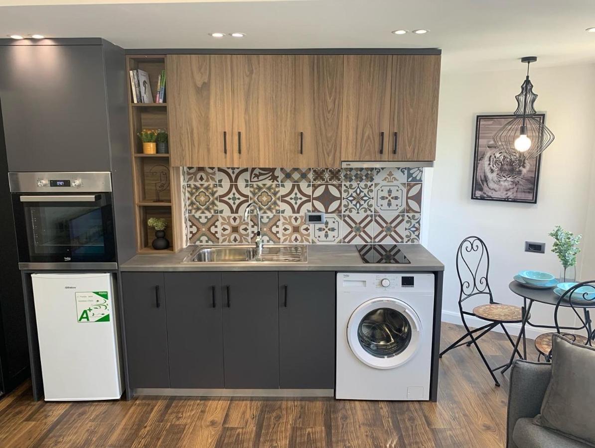 Center Of Tirana “Savannah” Studio Apartment. Экстерьер фото